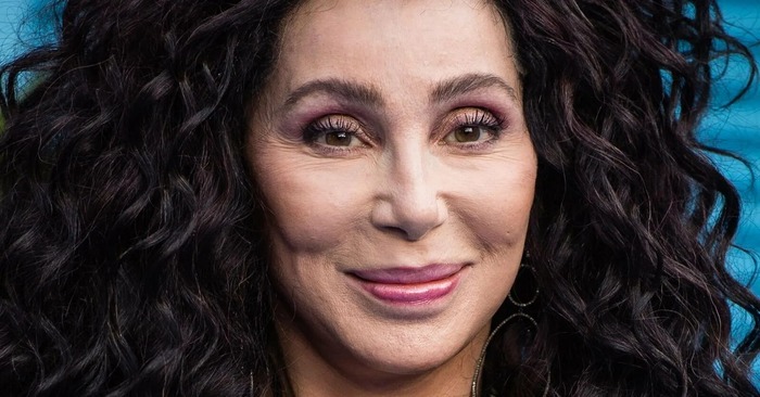 «Braless Cher in wet clothes!»: The new scandalous photos of Cher came as a big disappointment